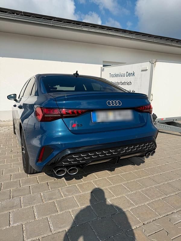 Gebraucht Audi S3 333 PS (244 kW) 2024 Blau Limousine