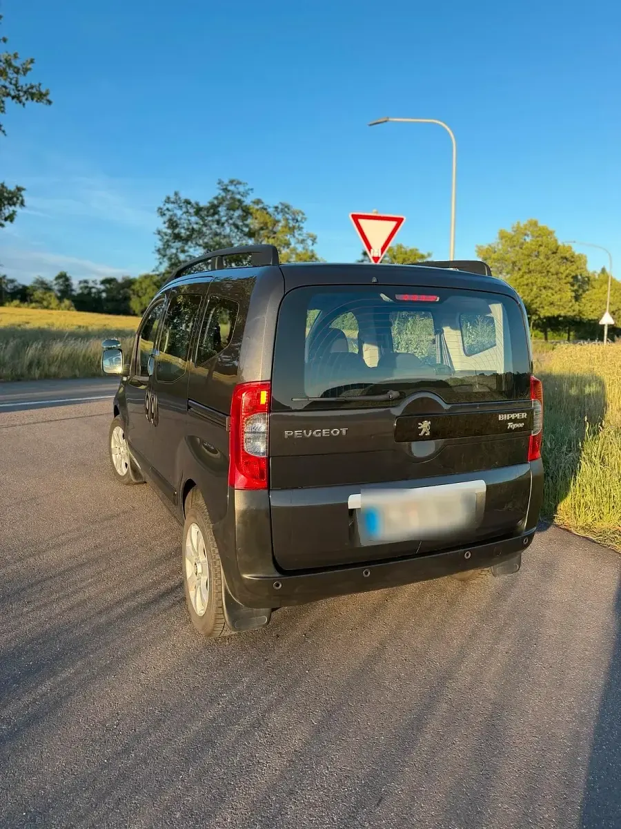 Gebraucht Peugeot TePee 73 PS (53 kW) 2012 Schwarz Kombi