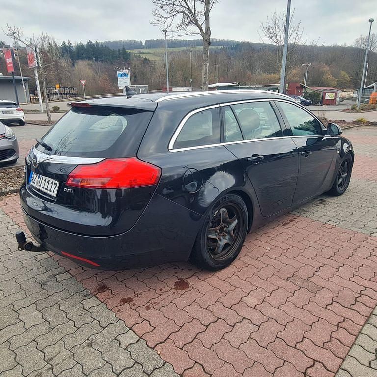 Gebraucht Opel Insignia Edition 160 PS (117 kW) 2013 Schwarz Kombi