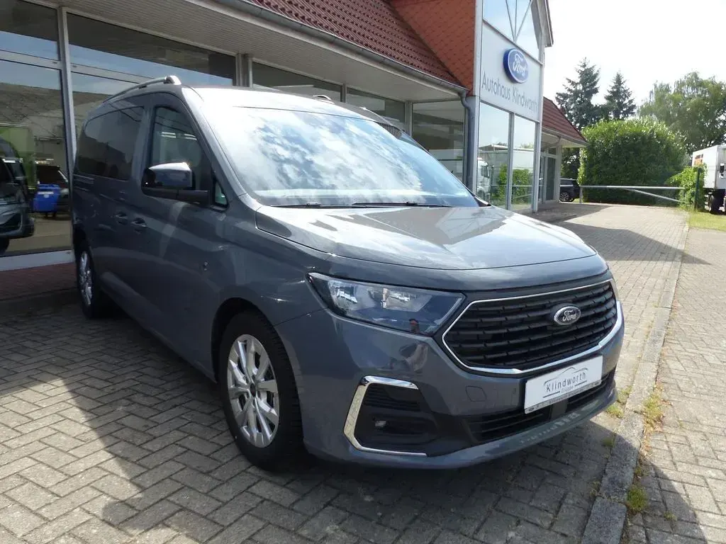 Gebraucht Ford Grand Tourneo Connect Titanium 150 PS (110 kW) 2025 Grau Van / Kleinbus