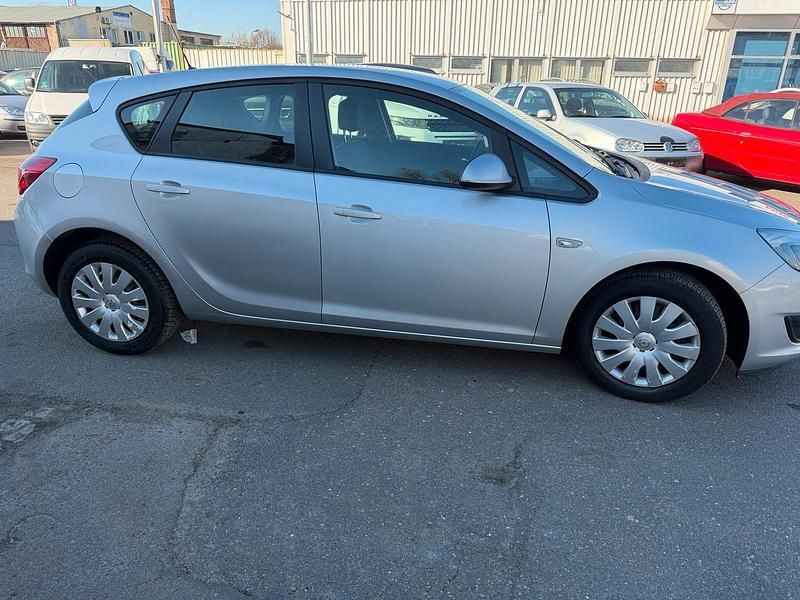 Gebraucht Opel Astra 140 PS (102 kW) 2013 Silber Kombi