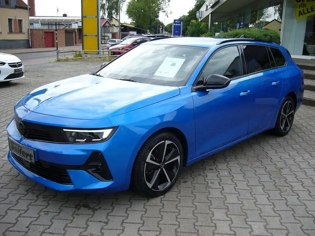 Gebraucht Opel Astra 131 PS (96 kW) 2024 Lackierung vertigoblau Kleinwagen