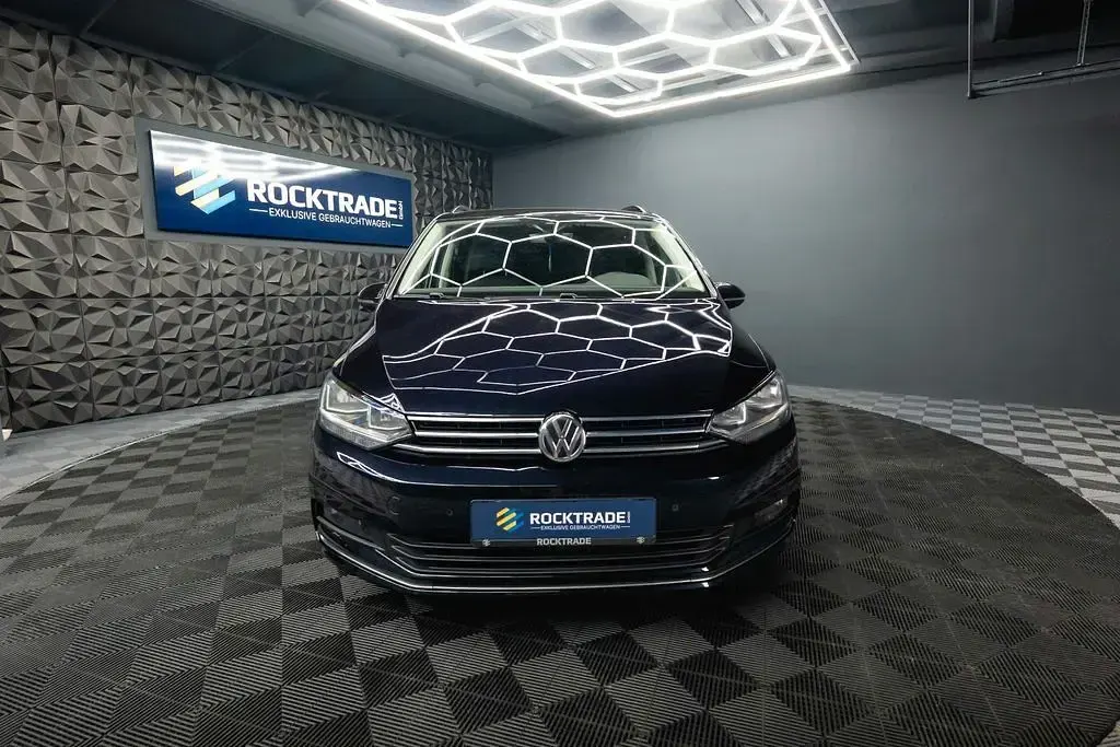 Gebraucht VW Touran IQ Drive 116 PS (85 kW) 2019 Schwarz Van / Kleinbus