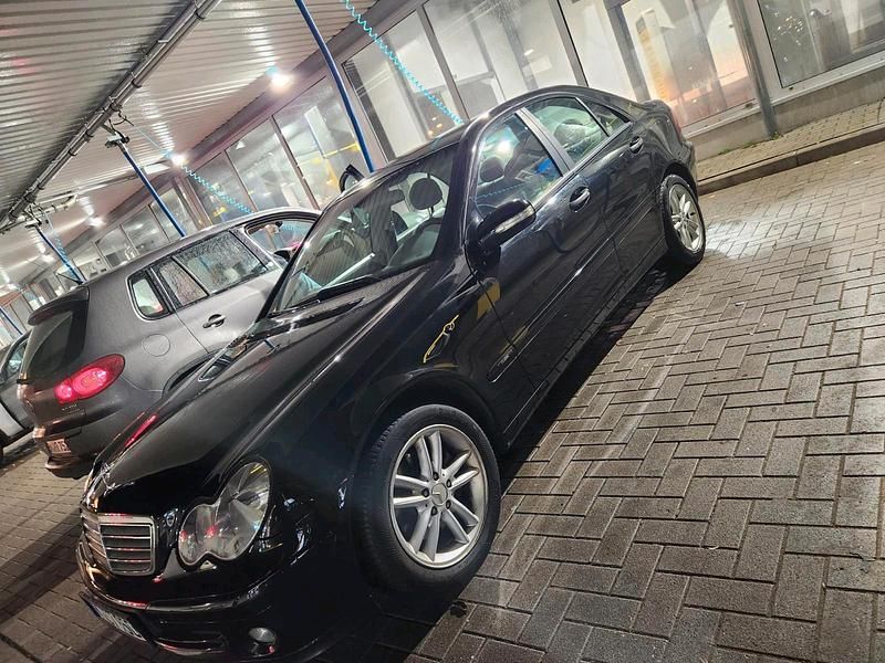 Gebraucht Mercedes C200 136 PS (100 kW) 2005 Schwarz Limousine