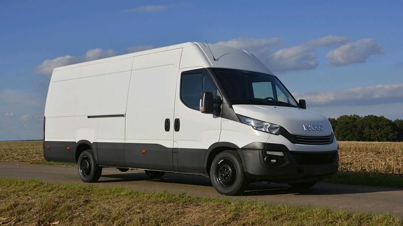 Weiß Gebraucht 2018 Iveco Daily Van / Kleinbus | 16.999 € - Bild 1/4