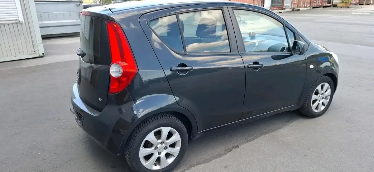 Gebraucht Opel Agila 69 PS (50 kW) 2009 Schwarz Kleinwagen