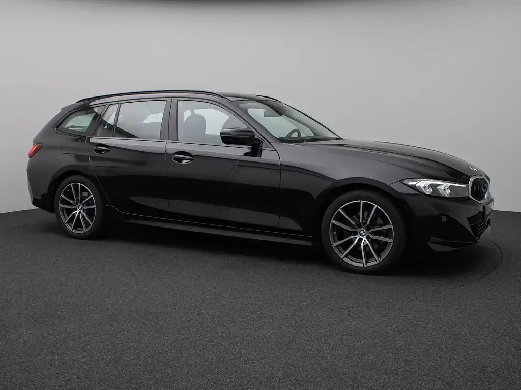 Gebraucht BMW 320 M Sport 190 PS (139 kW) 2023 Schwarz Limousine