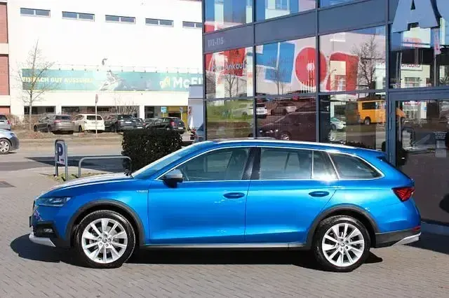 Gebraucht Skoda Octavia Scout 4x4 200 PS (147 kW) 2022 Schwarzmagic perleffekt (metallic) Kombi