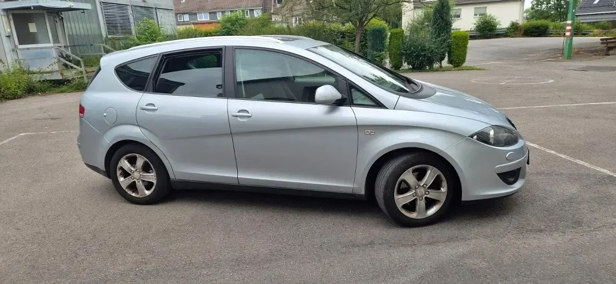 Gebraucht Seat Altea XL 105 PS (77 kW) 2008 Silber Van / Kleinbus