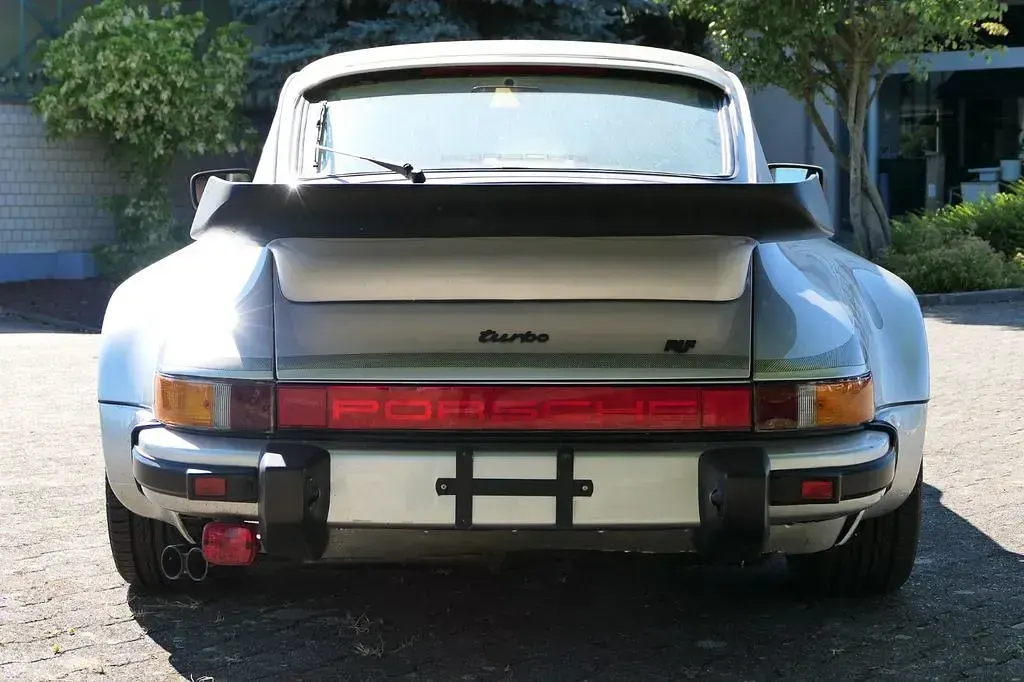 Gebraucht Porsche 911 Turbo 300 PS (220 kW) 1981 Silber Coupé