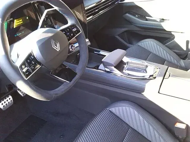 Nouvelle Renault Espace Esprit Alpine 131 ch (96 kW) 2026 Noir SUV