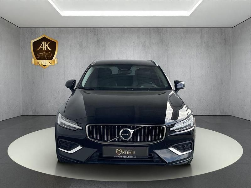 Używany Volvo V60 Plus 197 KM (144 kW) 2023 Czarny Kombi