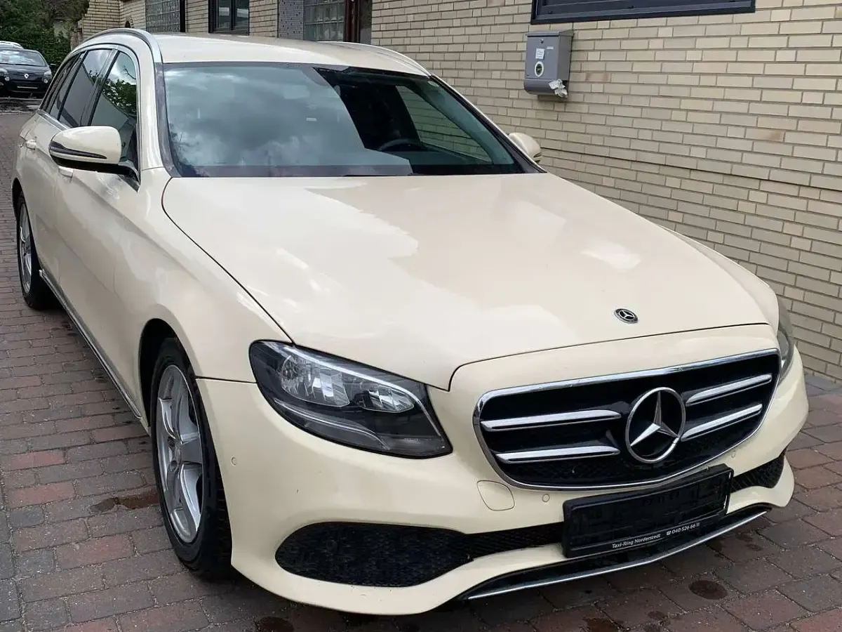 Gebraucht Mercedes E200 150 PS (110 kW) 2019 Beige Kombi