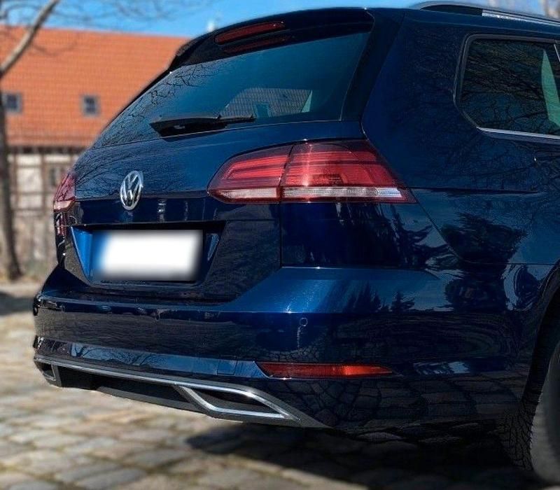Gebraucht VW Golf VII Highline 150 PS (110 kW) 2019 Blau Kombi