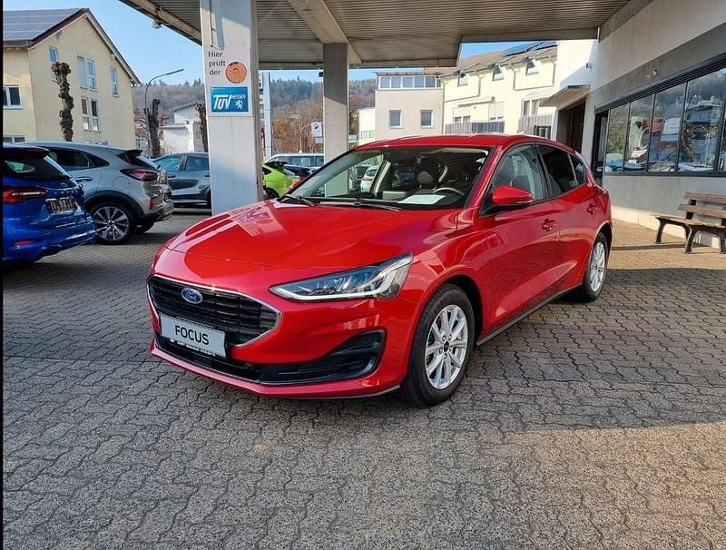 Gebraucht Ford Focus Cool & Connect 125 PS (91 kW) 2022 Rot Limousine
