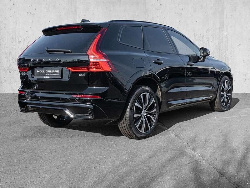 Gebraucht Volvo XC60 Plus 197 PS (144 kW) 2022 Black stone, solid / solid SUV