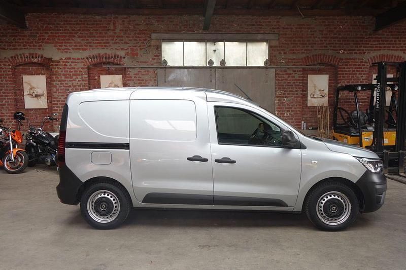 Gebraucht Renault Express 102 PS (75 kW) 2023 Silber Van / Kleinbus