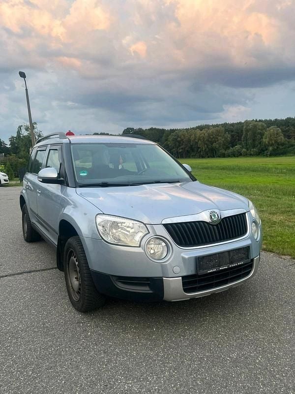 Blau Gebraucht 2009 Skoda Yeti SUV | 3.400 € (Superpreis) - Bild 1/4