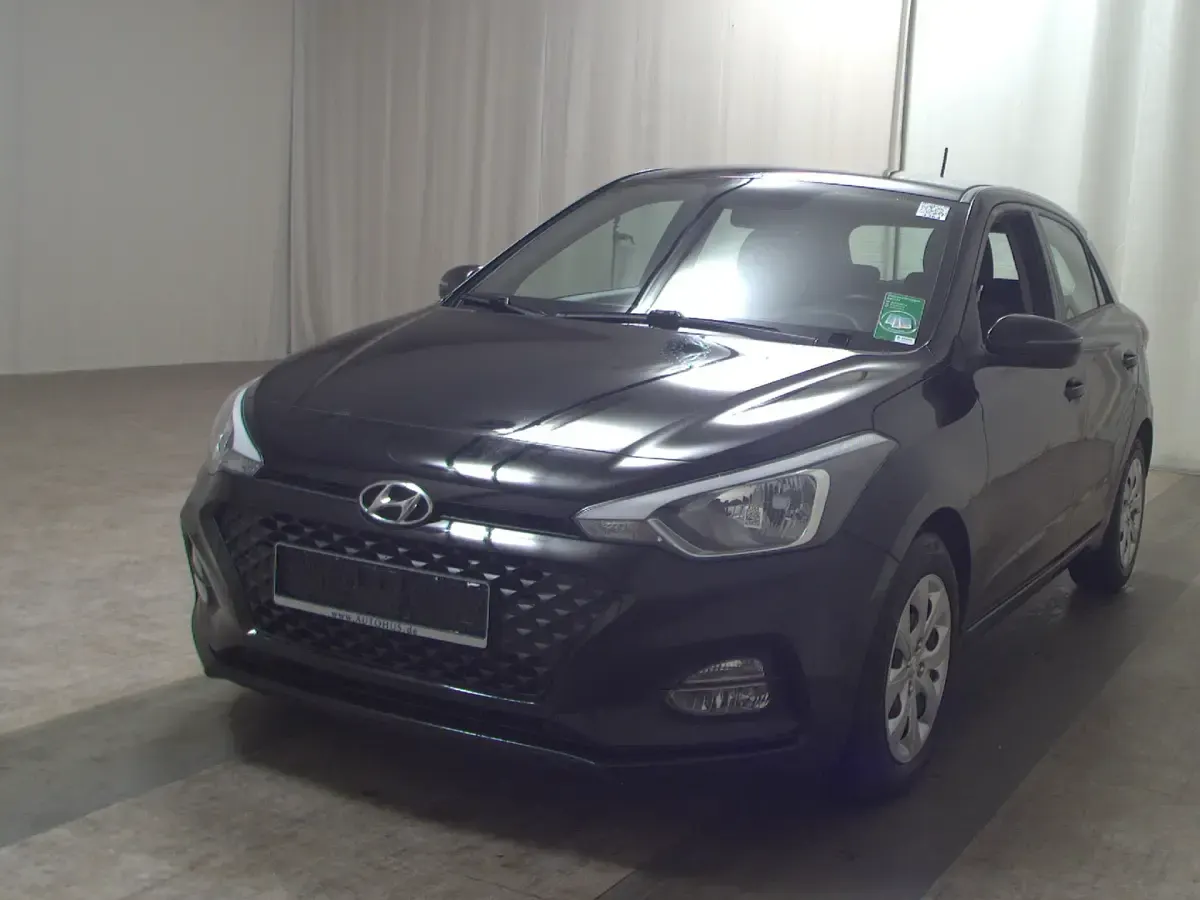 Gebraucht Hyundai i20 Trend 101 PS (74 kW) 2020 Schwarz Kleinwagen