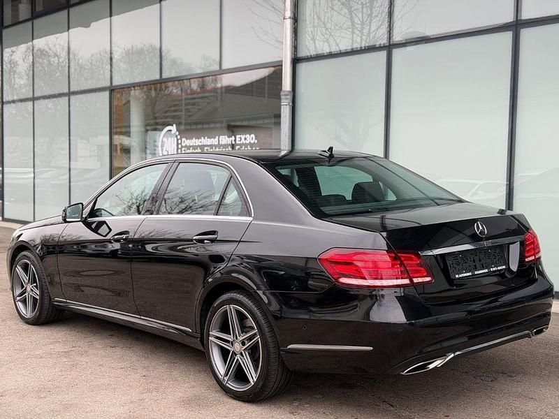 Gebraucht Mercedes E250 204 PS (150 kW) 2015 Schwarz Limousine