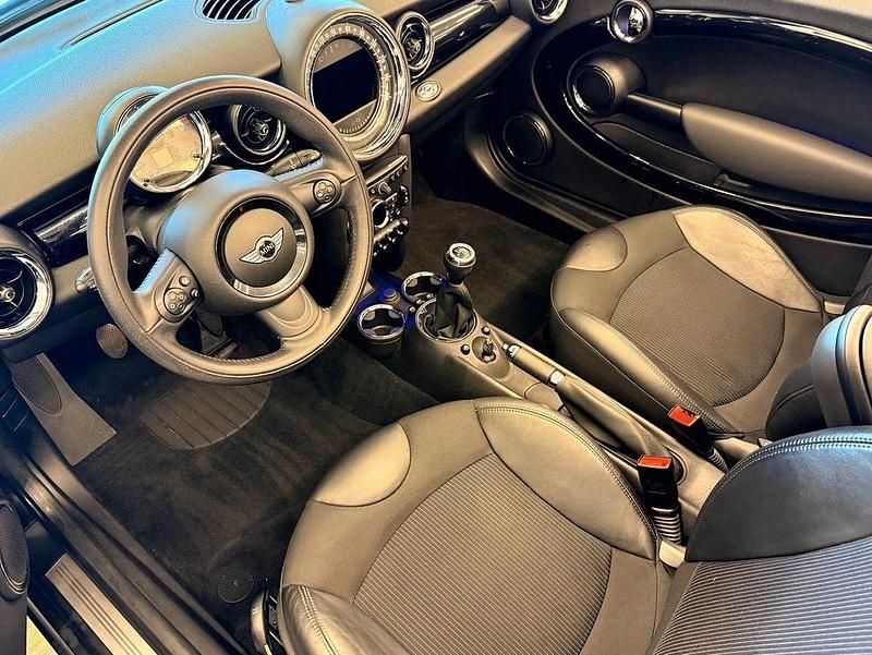 Second-hand Mini Cooper Cabriolet 122 CP (89 kW) 2015 Negru Cabrio