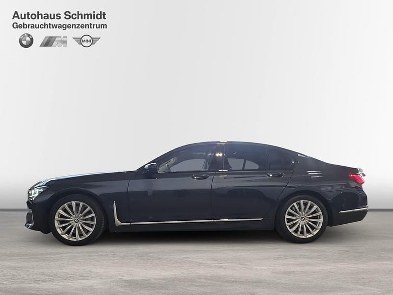 Gebraucht BMW 750 Efficient Dynamics 530 PS (389 kW) 2021 Sophistograu brillanteffekt Limousine