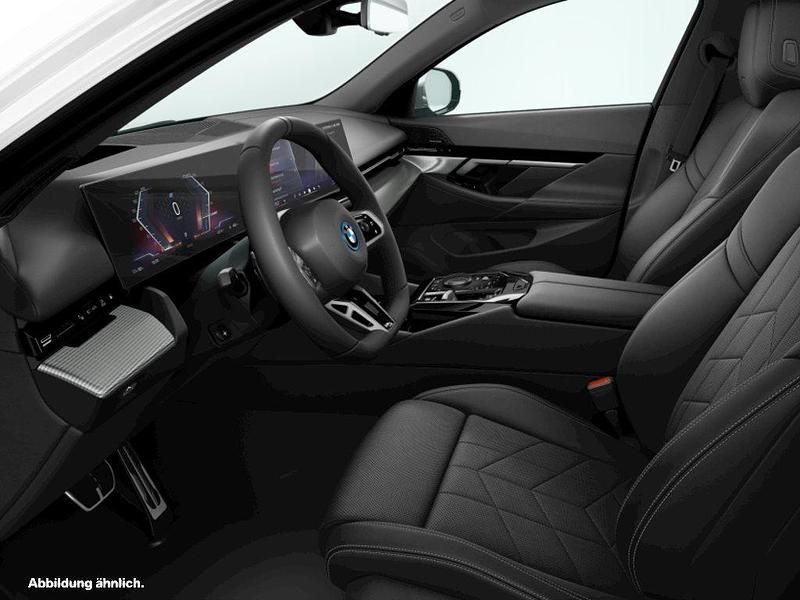 Gebraucht BMW i5 M Sport 250 kW (340 PS) 2025 Weiß Kombi