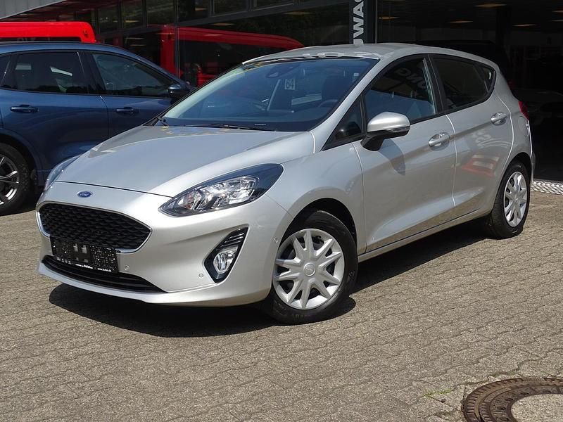 Silber metallic Gebraucht 2021 Ford Fiesta Cool & Connect Kleinwagen | 13.770 € (Fairer Preis) - Bild 1/4