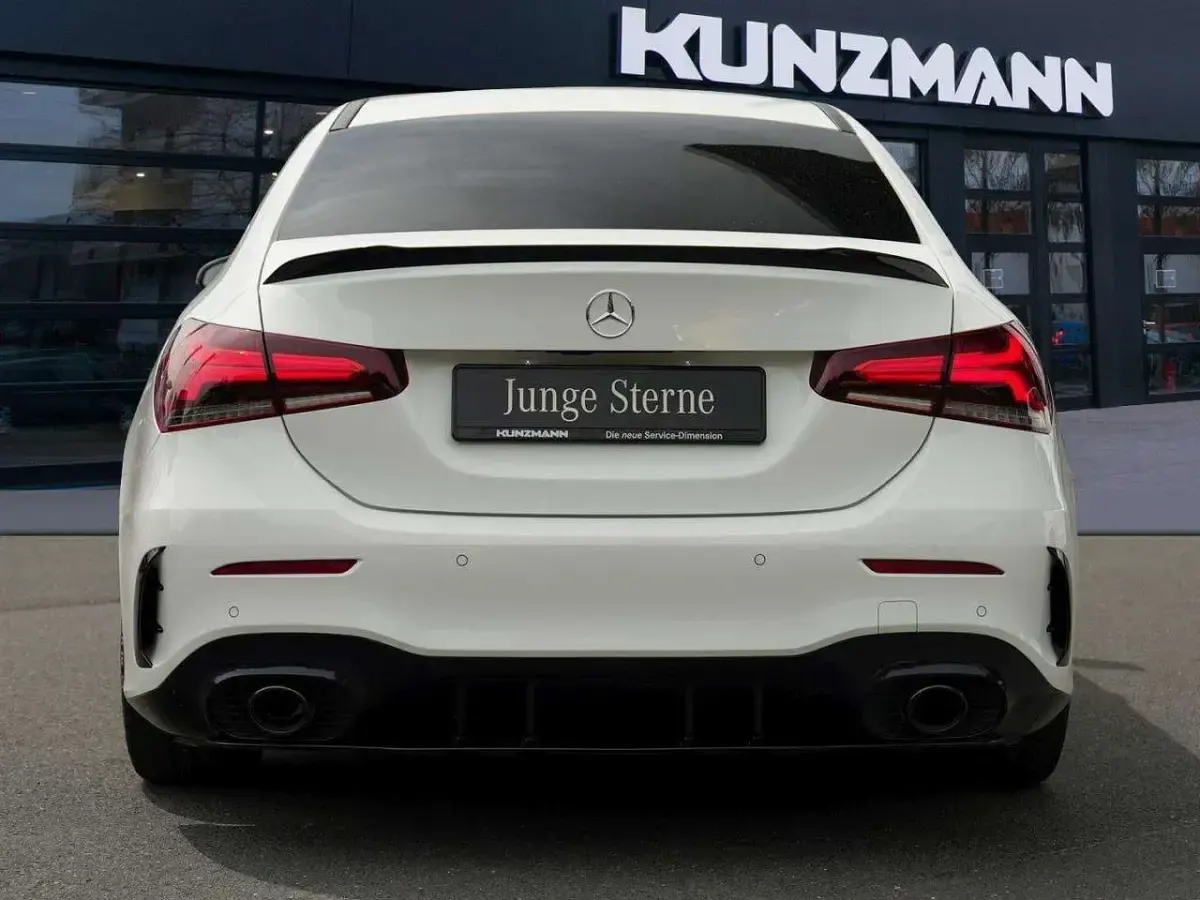 Gebraucht Mercedes A35 AMG AMG 306 PS (225 kW) 2022 Unilack polarweiß Limousine