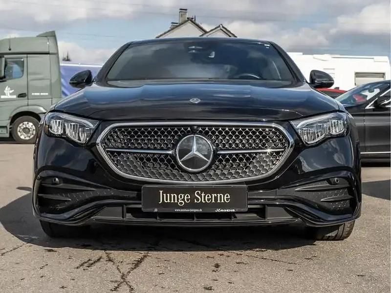 Gebraucht Mercedes E200 AMG 204 PS (150 kW) 2024 Schwarz obsidianschwarz metallic Limousine