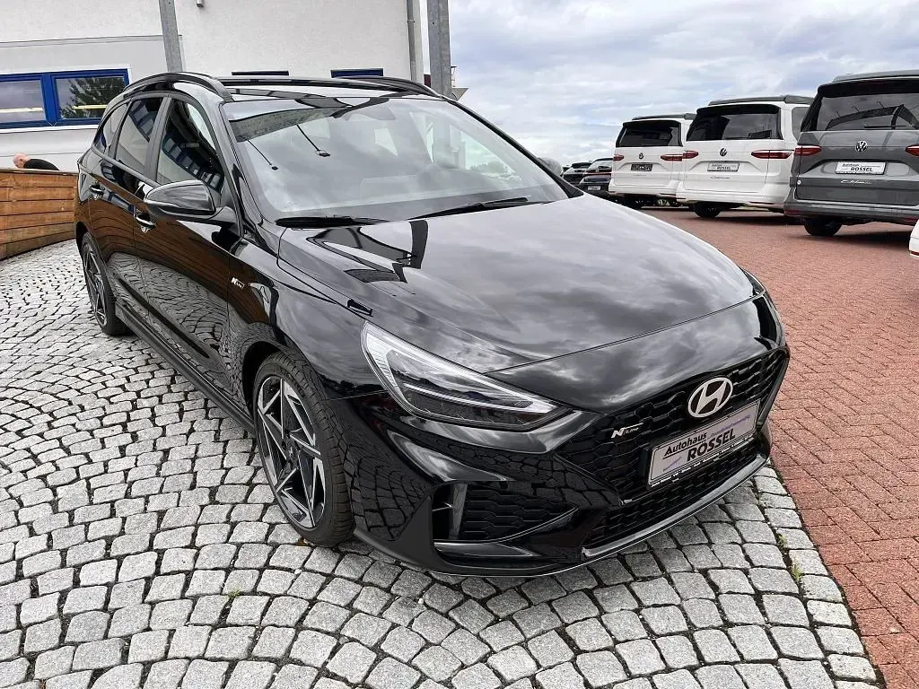 Neu Hyundai i30 N Line 140 PS (102 kW) 2025 Abyss black Kombi