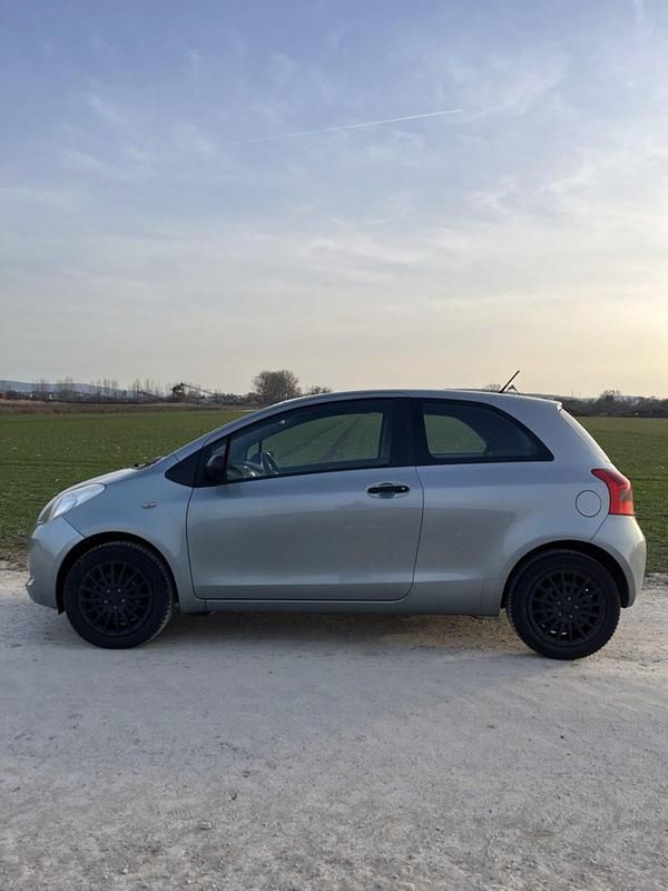 Gebraucht Toyota Yaris 87 PS (63 kW) 2006 Silber Kleinwagen