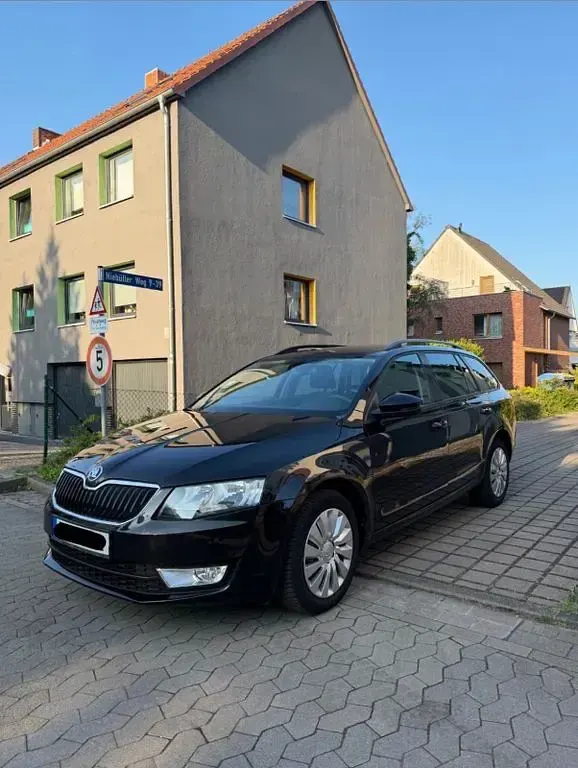 Gebraucht Skoda Octavia 105 PS (77 kW) 2014 Schwarz Kombi