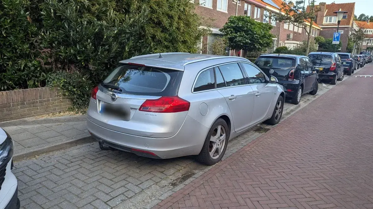 Gebraucht Opel Insignia 140 PS (102 kW) 2010 Silber Kombi