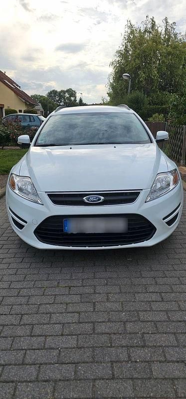 Weiß Gebraucht 2014 Ford Mondeo Trend Kombi | 4.450 € (Superpreis) - Bild 1/4
