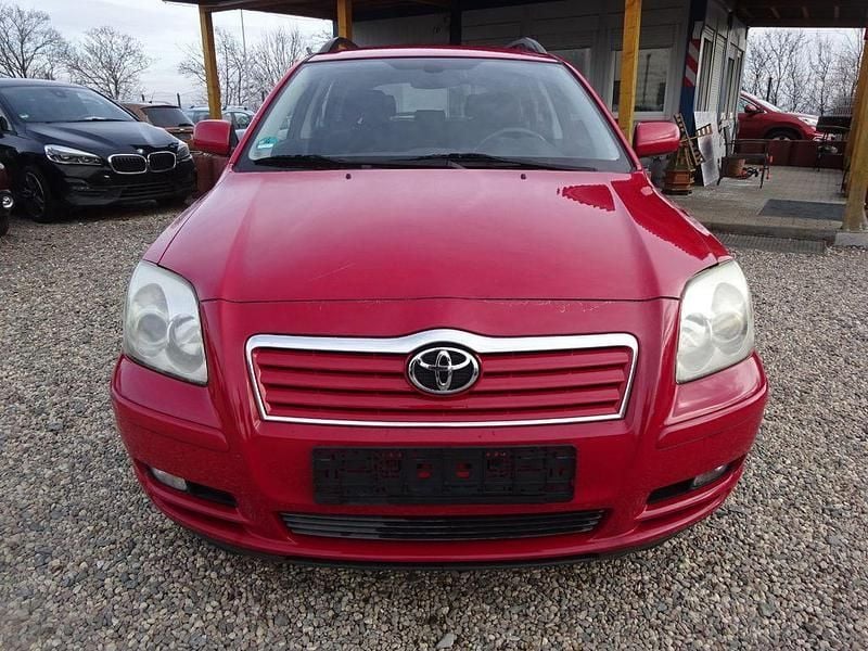 Gebraucht Toyota Avensis Sol 129 PS (94 kW) 2004 Rot Kombi