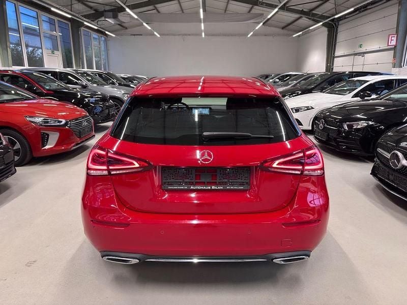 Gebraucht Mercedes A200 163 PS (119 kW) 2018 Rot Limousine