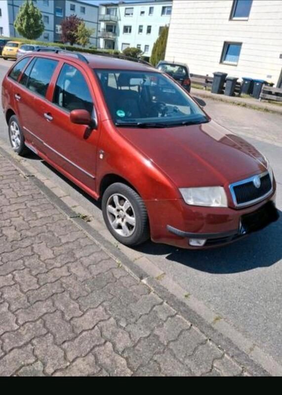 Rot Gebraucht 2002 Skoda Fabia Kombi | 550 € (Guter Preis) - Bild 1/4