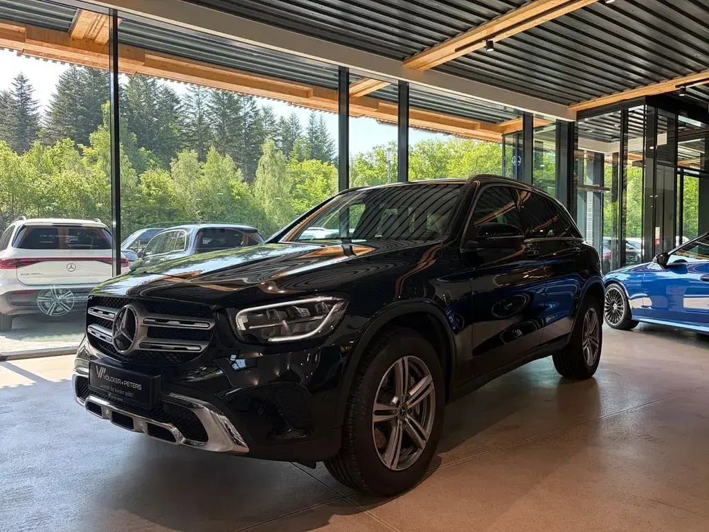 Gebraucht Mercedes GLC300e Exclusive 194 PS (142 kW) 2020 Schwarz SUV