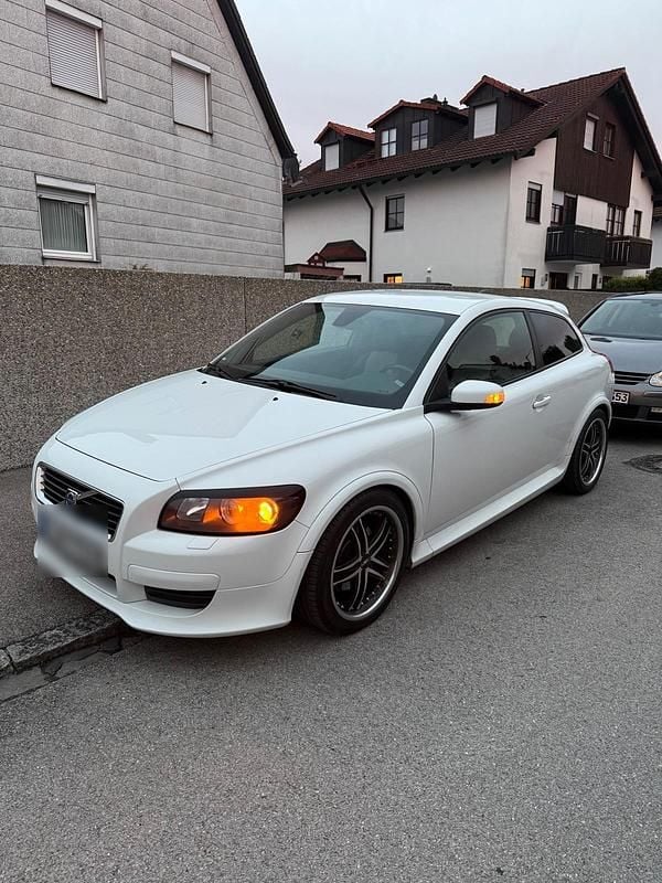 Weiß Gebraucht 2008 Volvo C30 Kleinwagen | 4.500 € (Guter Preis) - Bild 1/4