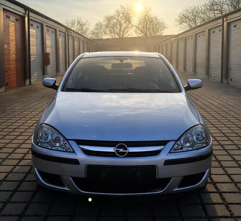 Usata Opel Corsa 60 CV (44 kW) 2006 Argento Utilitaria