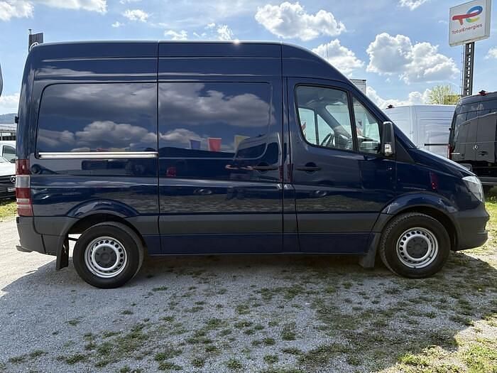 Używany Mercedes Sprinter 143 KM (105 kW) 2018 Niebieski Van
