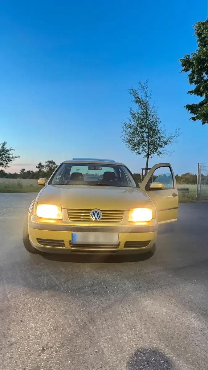 Occasion VW Bora 102 ch (75 kW) 2001 Doré Citadine