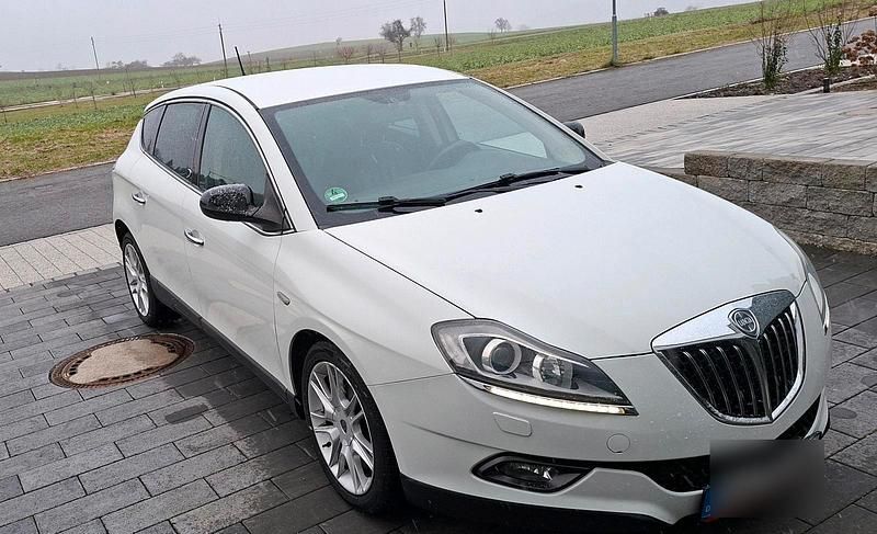 Weiß Gebraucht 2009 Lancia Delta Kleinwagen | 5.500 € (Fairer Preis) - Bild 1/4