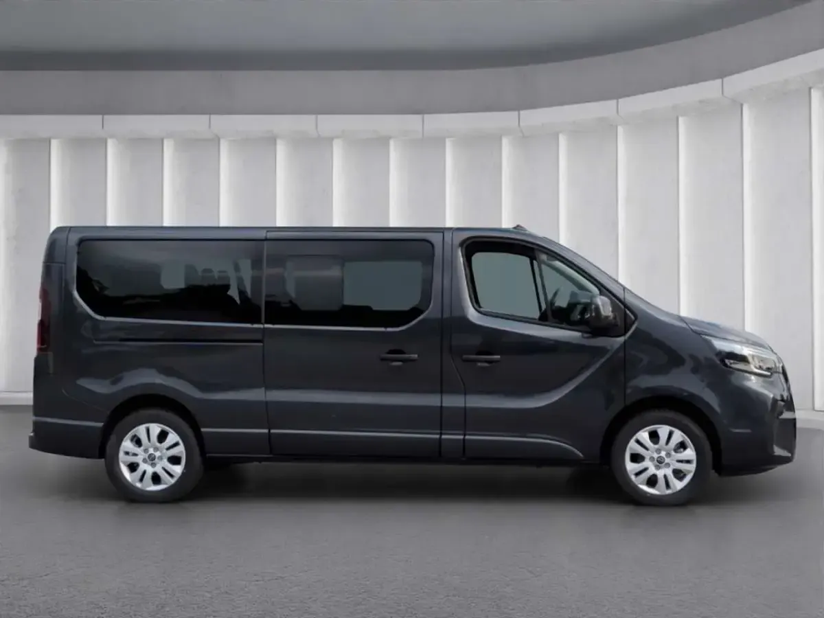 Gebraucht Nissan Primastar Tekna 150 PS (110 kW) 2025 Grau Van / Kleinbus