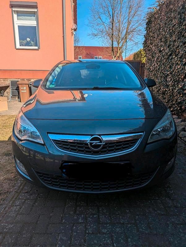 Używany Opel Astra 120 KM (88 kW) 2012 Szary Coupe