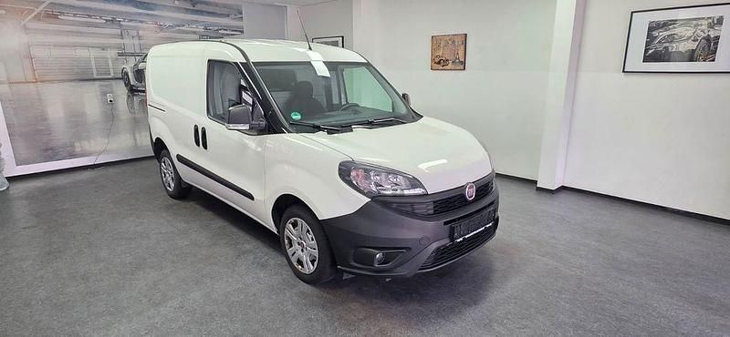 Gebraucht Fiat Doblò 101 PS (74 kW) 2023 Weiß Van / Kleinbus