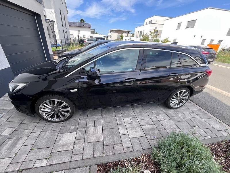 Schwarz Gebraucht 2017 Opel Astra Innovation Kombi | 10.799 € (Fairer Preis) - Bild 1/4