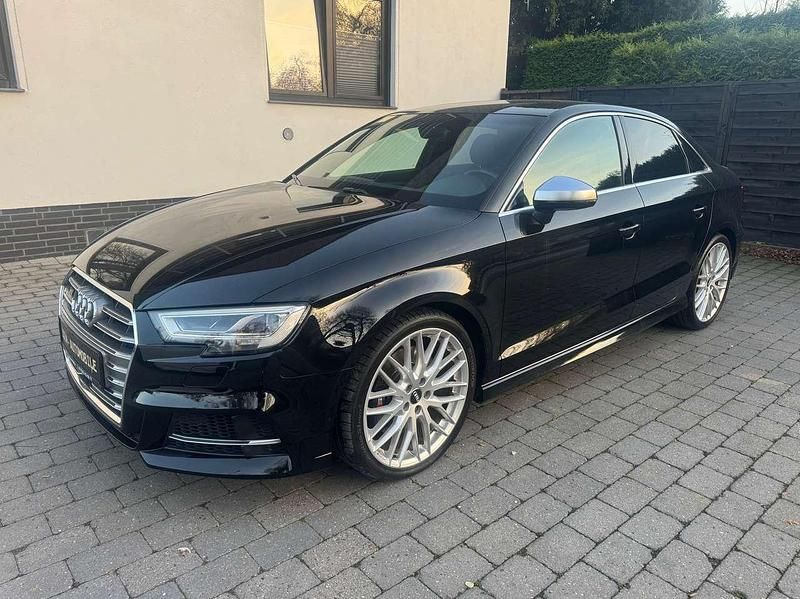 Mythosschwarz Gebraucht 2018 Audi S3 Limousine | 25.890 € (Guter Preis) - Bild 1/4