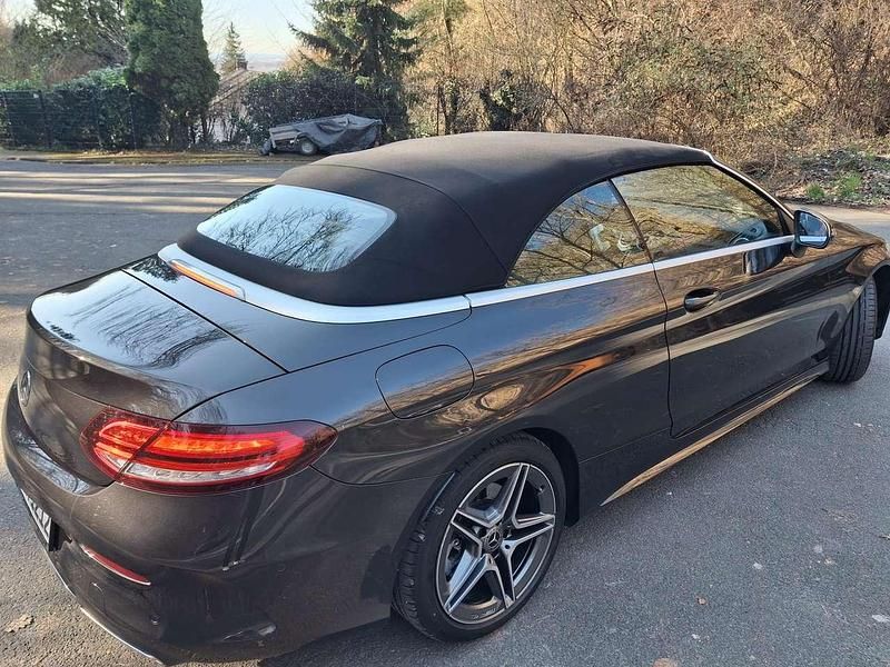 Gebraucht Mercedes C180 AMG line 156 PS (114 kW) 2023 Grau Cabrio